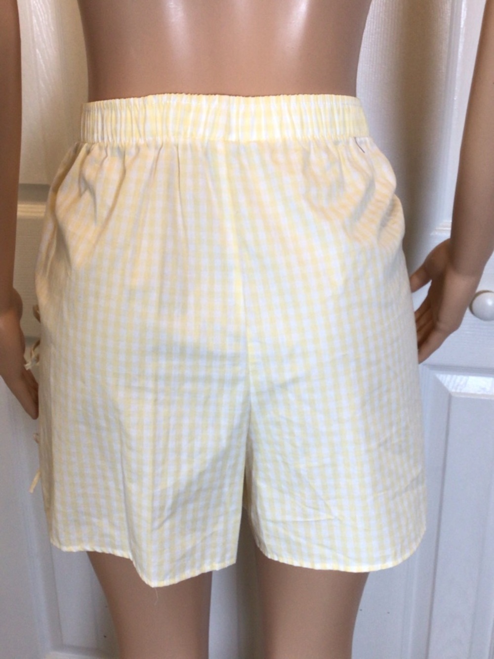 Threads of Luxx Juniors XL Yellow Gingham Side Tie Shorts NWT Cotton Pull On. - Picture 4 of 8